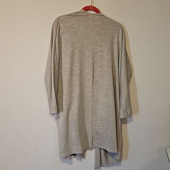 Donni NWT OS Grey Pinstripe Open Lightweight Coverup Cardigan with Pockets - Picture 7 of 8